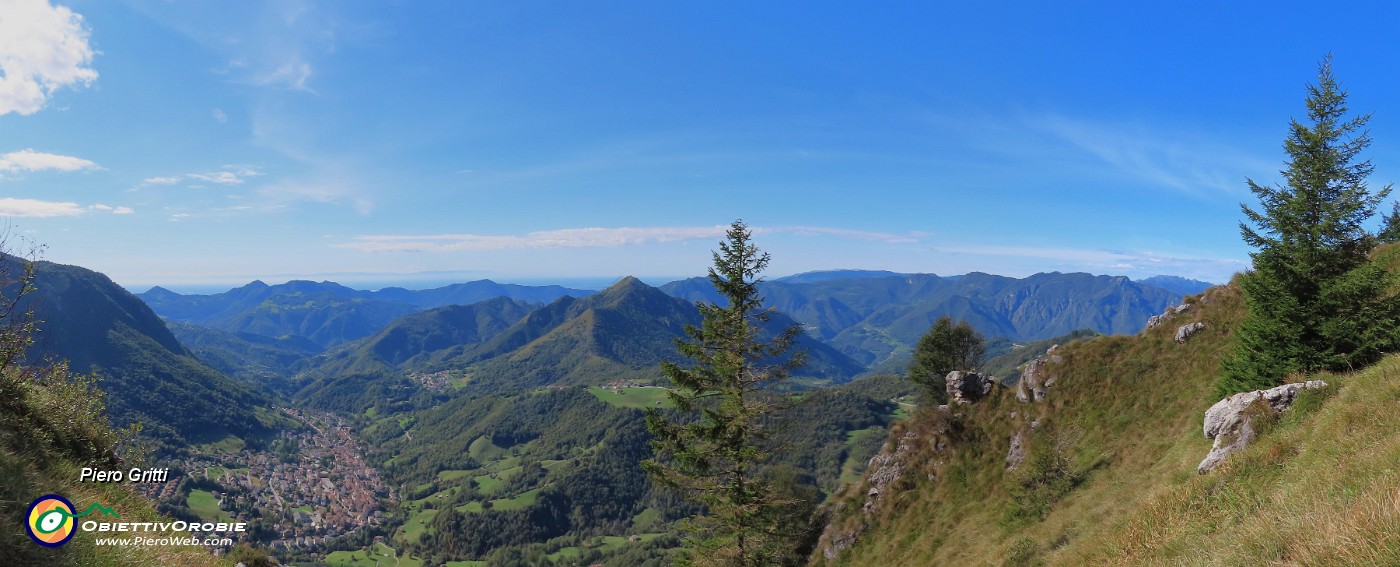 35 Vista panoramica su Val Serina, Serina, Monte Gioco....jpg